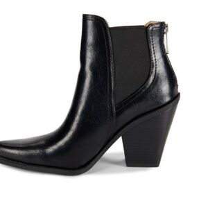 Charles by Charles David Sleek Black Pumps